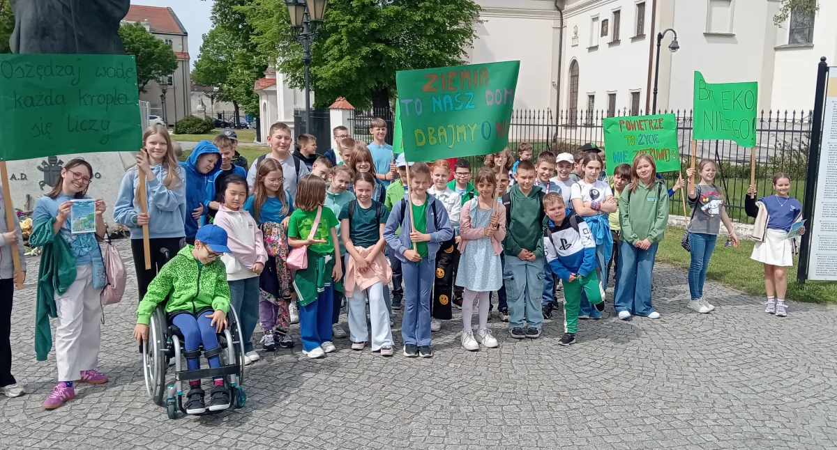 Projekt ekologiczny „Nasza Moc, Nasza Planeta” w SP nr 7 w Łowiczu (foto)