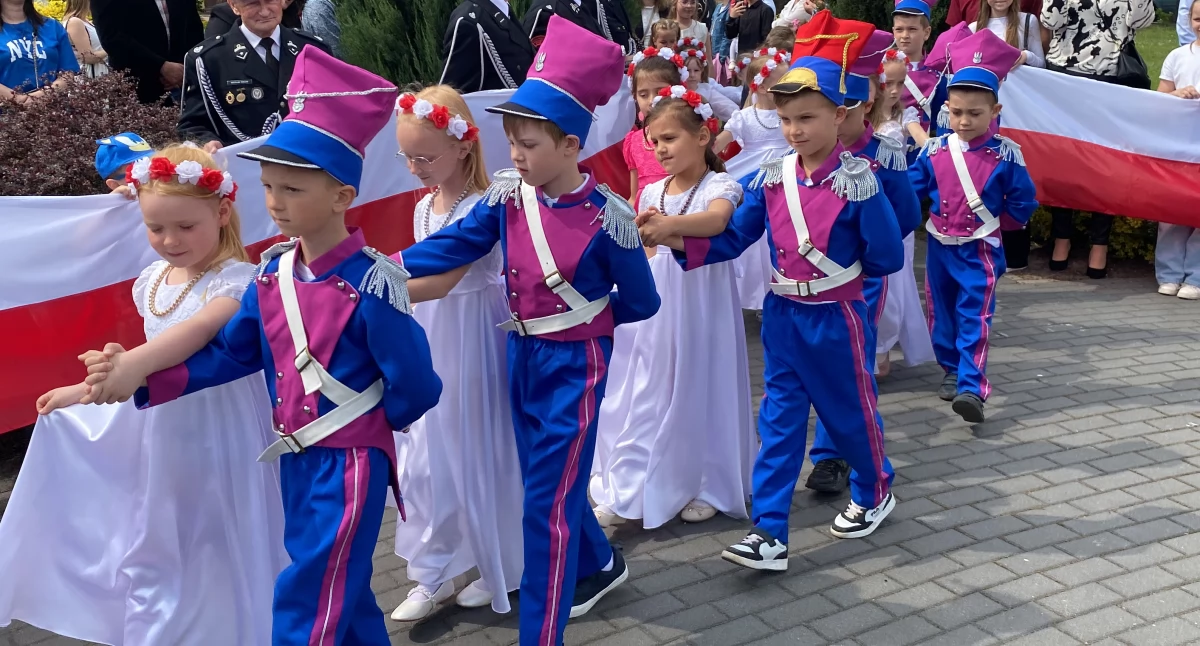 Tanecznym krokiem na Rynku w Kiernozi (foto, film)