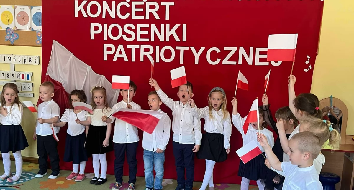 Mali patrioci ze „Słoneczka” świętowali rocznicę Konstytucji 3 Maja (foto)