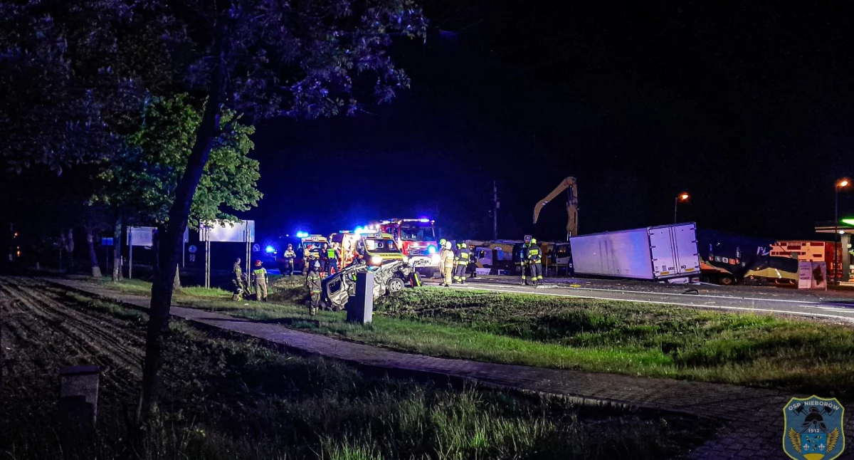 Groźny wypadek w Kompinie! Dwie osoby trafiły do szpitala