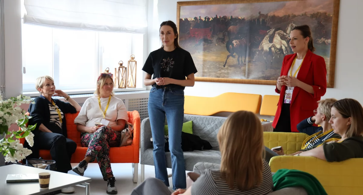 Łowicz. Inauguracyjne spotkanie klubu „Kręgi Kobiet” (foto)