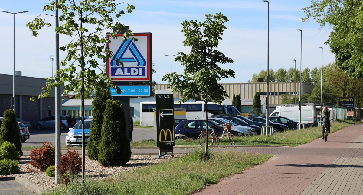 Łowicz. Potrącenie rowerzystki na ścieżce rowerowej