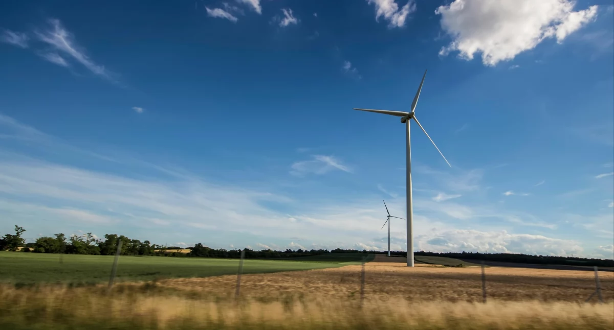 Wiatr w żagle gminy – o co naprawdę chodzi z tymi wiatrakami?