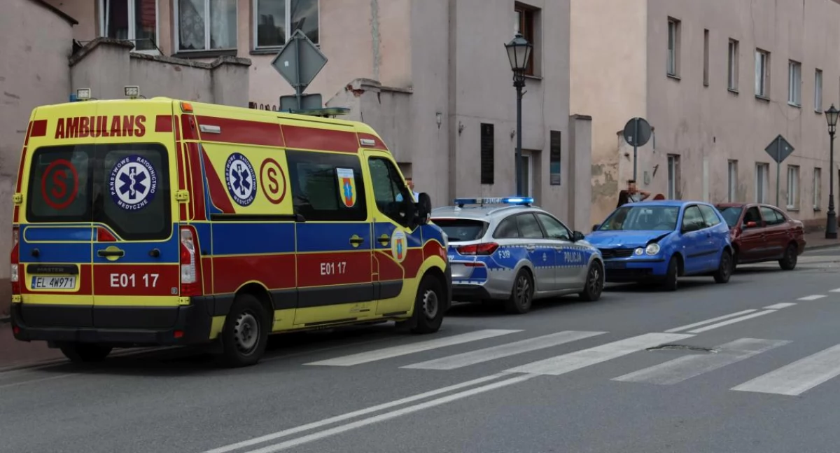 Trzy samochody zderzyły się na ul. Kurkowej w Łowiczu (foto)