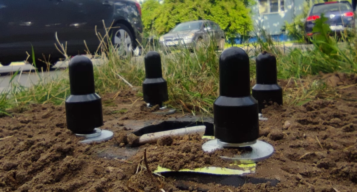 Łowicka Spółdzielnia Mieszkaniowa stawia na ekologię. Kolejne lampy solarne pojawiły się na osiedlach (foto)