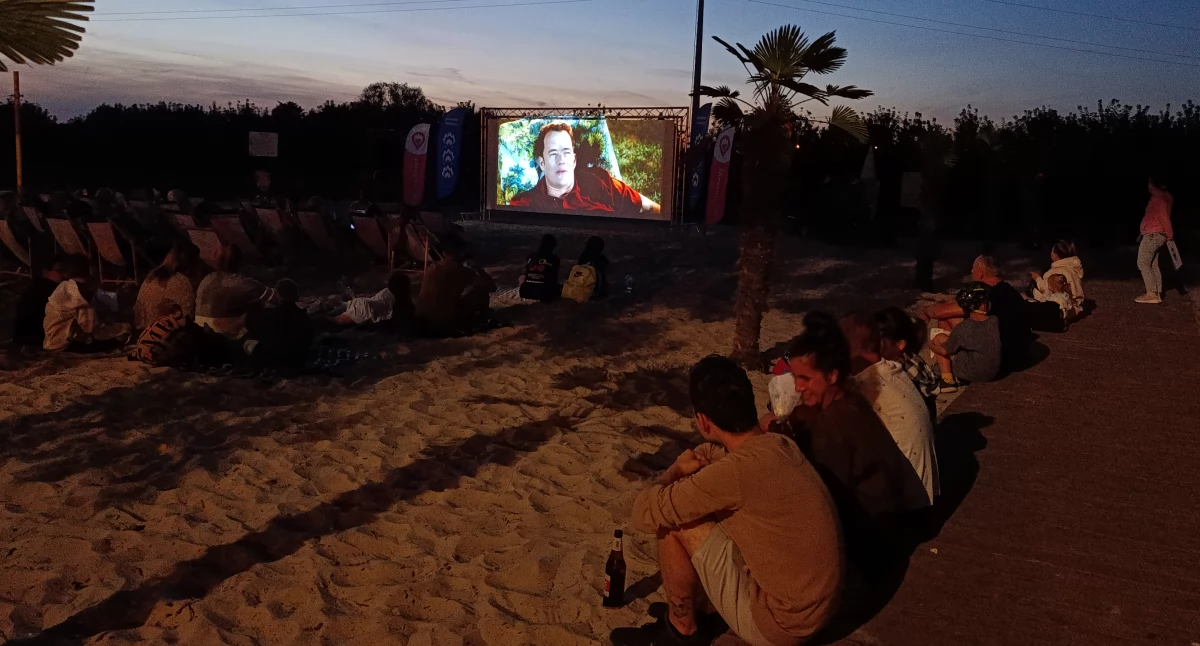 Letnie Kino na Plaży. Emocje, kosmos i klasyka filmowa pod gołym niebem (foto,film)
