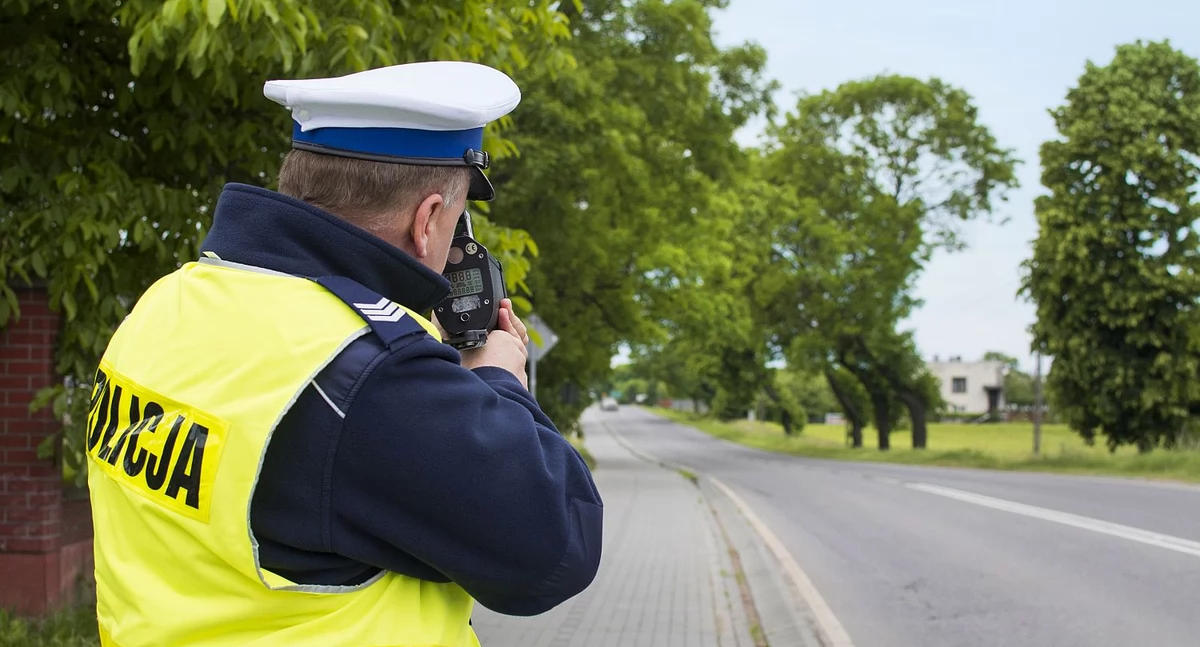 Łowicz. Brawurowa jazda nastolatka w terenie zabudowanym. Policja zatrzymała prawo jazdy