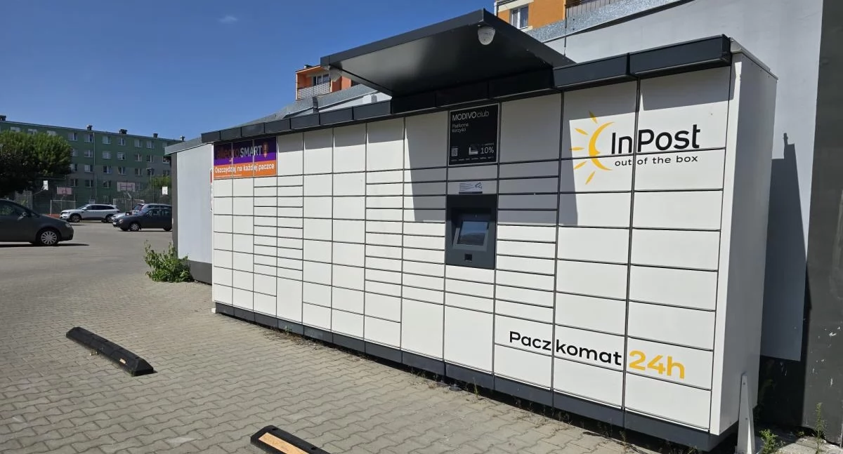 InPost instaluje AED przy Paczkomatach! Łowicz na liście lokalizacji!