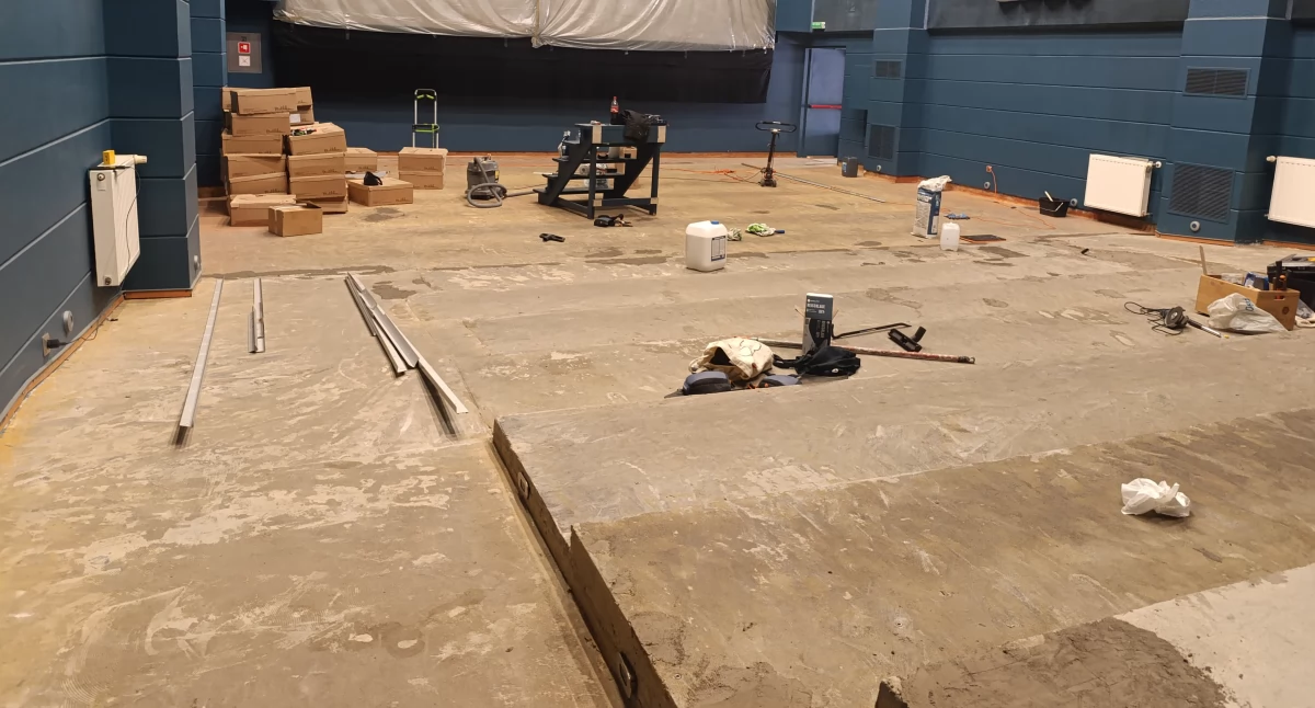 Kino Fenix w Łowiczu zyskuje nowy wygląd (foto)