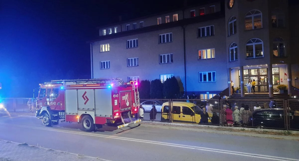 Strażacy wezwani do hostelu w Łowiczu. Powodem… przypalona potrawa (foto)