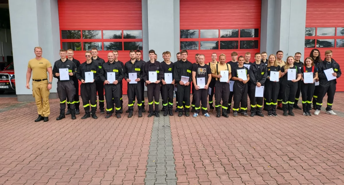 Strażacy z powiatu łowickiego ukończyli szkolenie podstawowe