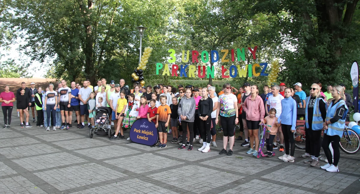 Społeczność parkrun w Łowiczu świętowała trzecie urodziny (foto, film)