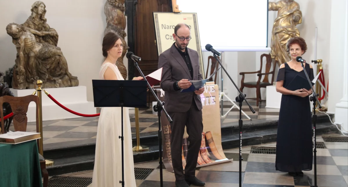 Narodowe Czytanie w Muzeum w Łowiczu (foto, film)