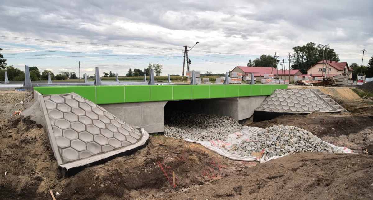 Droga wojewódzka 704 zyskuje nowe obiekty. Inwestycja wchodzi w ostatni etap (foto)