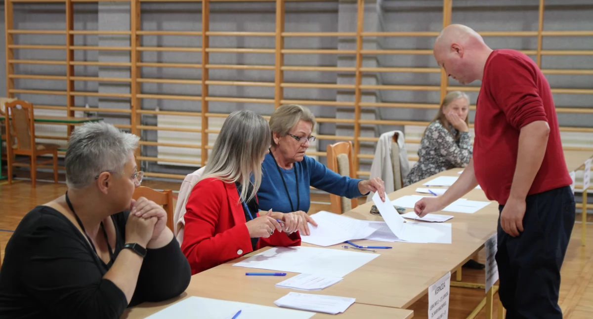 Trwa druga tura wyborów burmistrza miasta i gminy Kiernozia (foto)