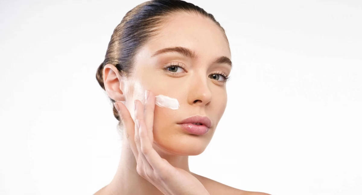 Jaki krem z filtrem 50 do twarzy sprawdzi się na co dzień?