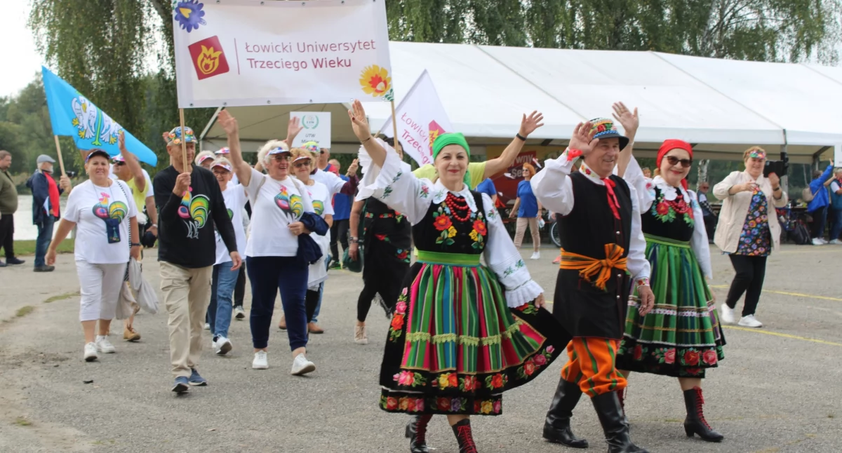 Sport nie zna wieku! Reprezentacja Łowicza na olimpiadzie w Łazach (foto)