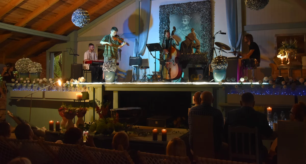 „Jazz Dżem Łowicz”. Muzyka i słodkie smaki w zabytkowej scenerii (foto,film)