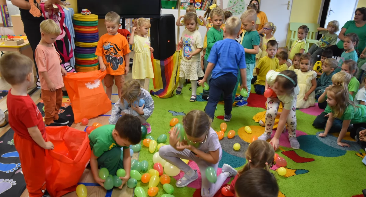 Śpiew, taniec i kolorowe stroje. Wyjątkowy Dzień Przedszkolaka w „Pszczółce Mai” (foto,film)