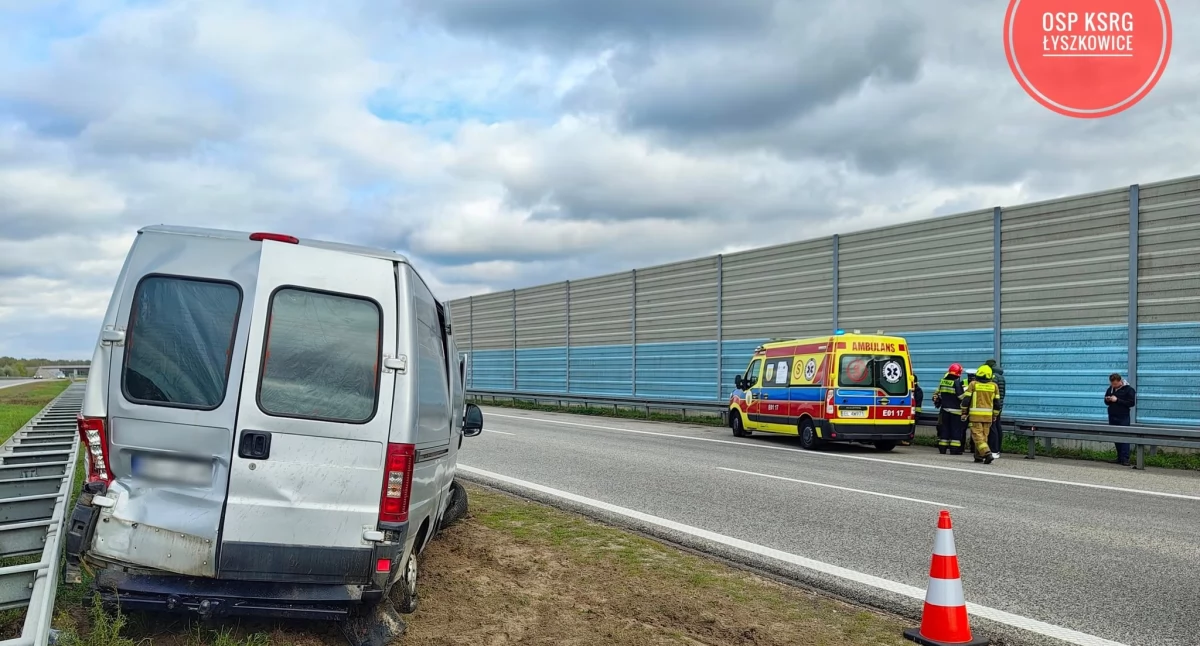 Wypadek na A2 pod Łowiczem. Pasażer busa przewieziony do szpitala!