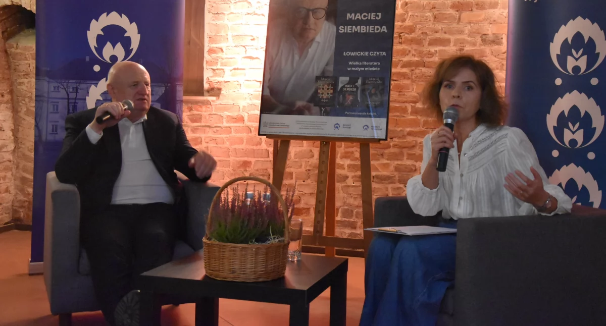„Łowickie czyta”. Maciej Siembieda o tajemnicach historii i kulisach pisarstwa (foto,film)