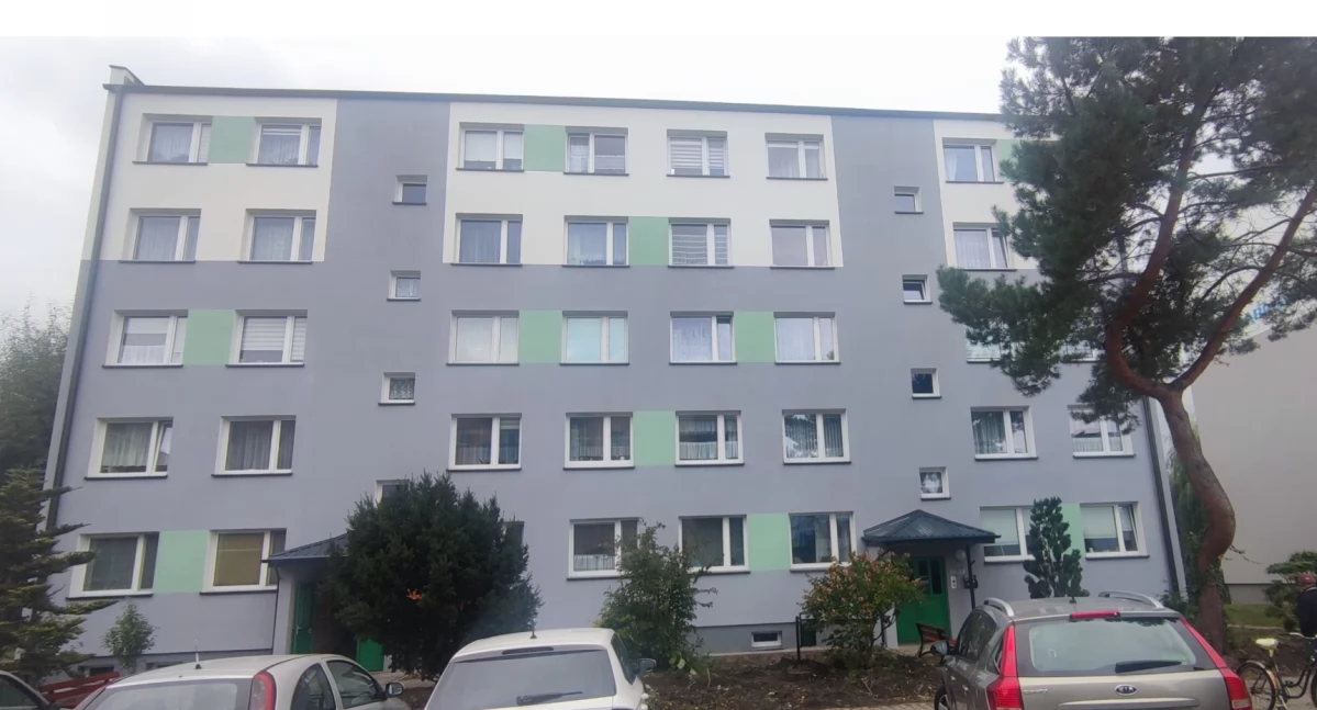 Cieplej i nowocześniej. Zakończono termomodernizację bloku na os. Dąbrowskiego (foto)