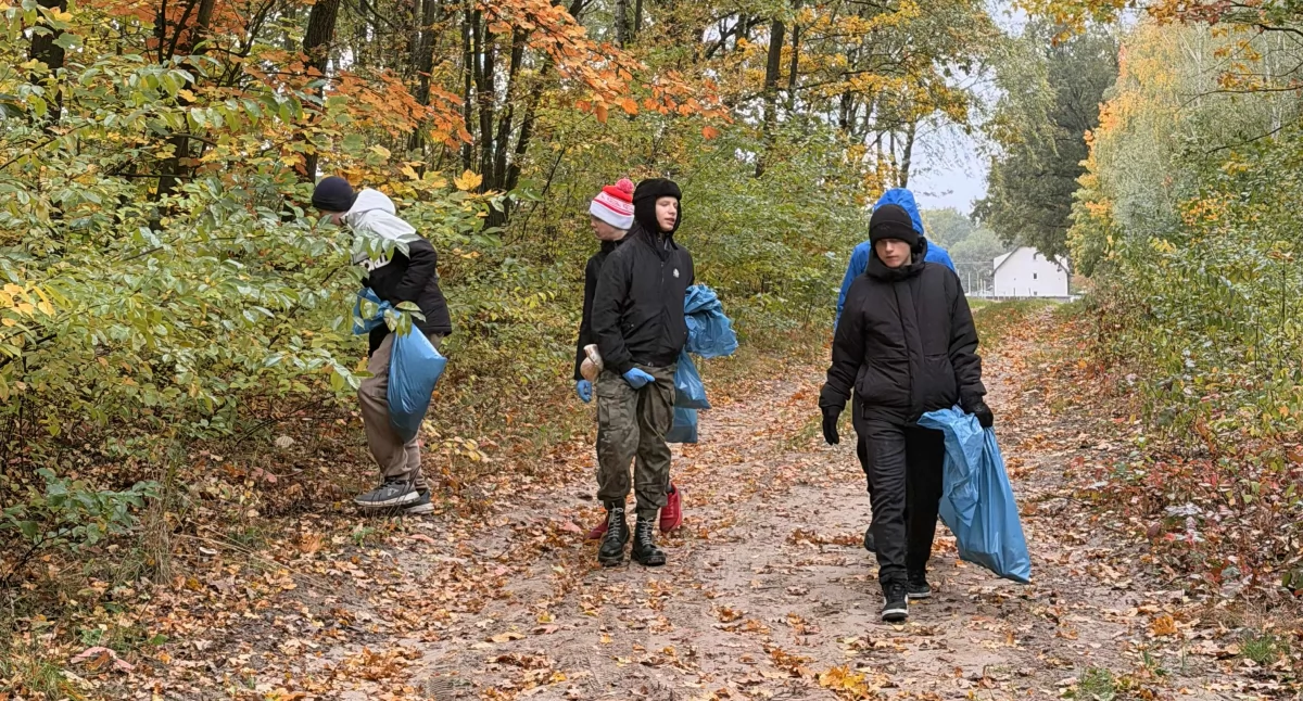 Wielkie Sprzątanie Łowickich Lasów w Kiernozi (foto)
