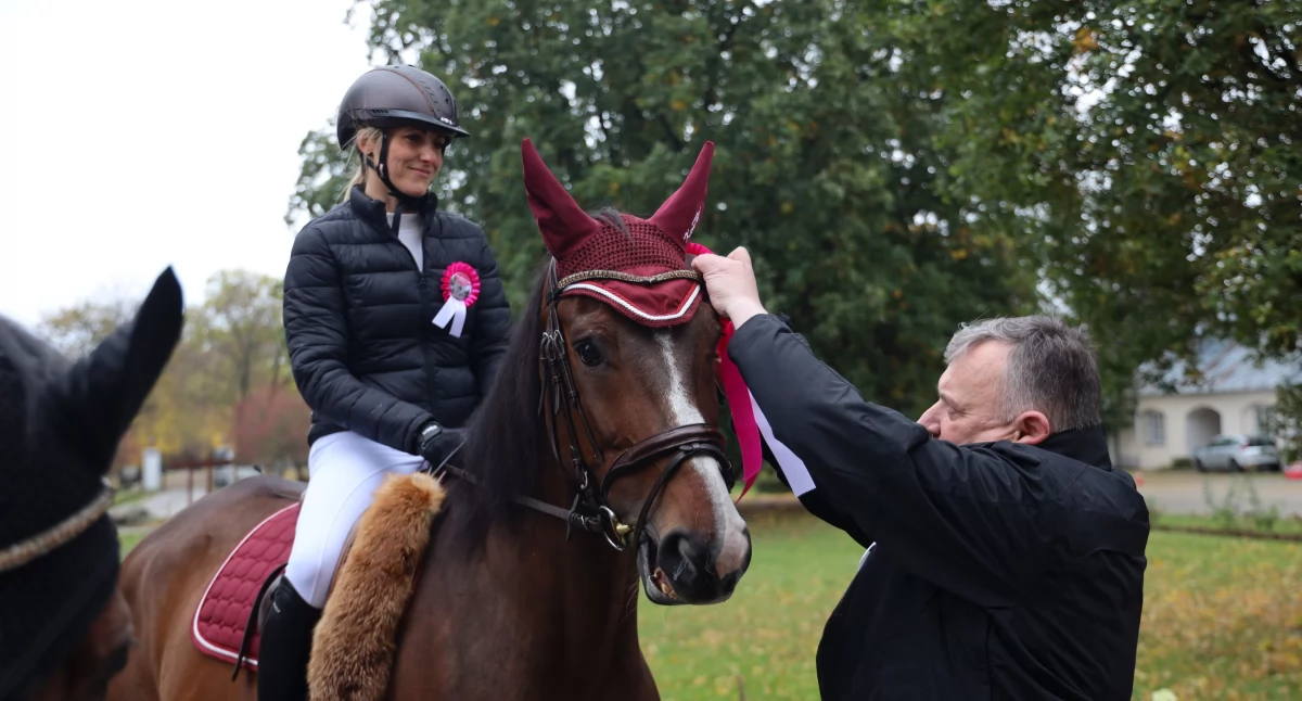 Hubertus 2025 w Walewicach. Świętowali myśliwi, leśnicy i jeźdźcy (foto, film)