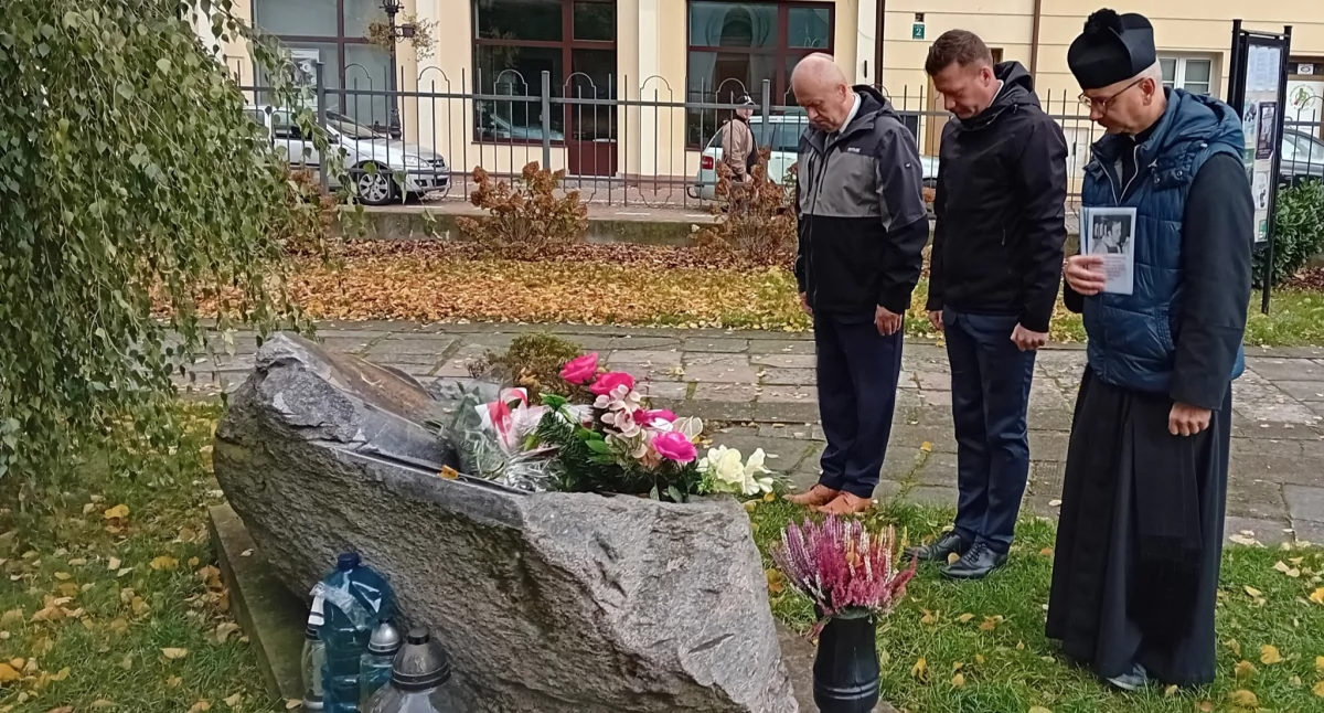 W hołdzie ks. Jerzemu Popiełuszce. Władze powiatu pamiętają o duchownych niezłomnych (foto)