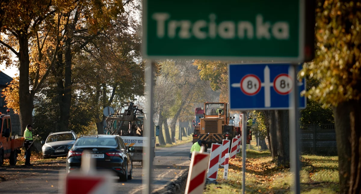5 kilometrów nowej nawierzchni w powiecie łowickim! Finał remontu DW 704 coraz bliżej (foto)