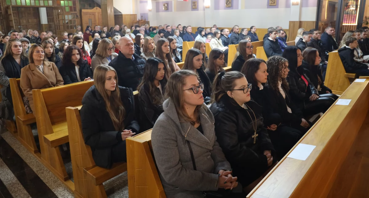 Doniosła uroczystość w parafii w Bobrownikach (foto, film)