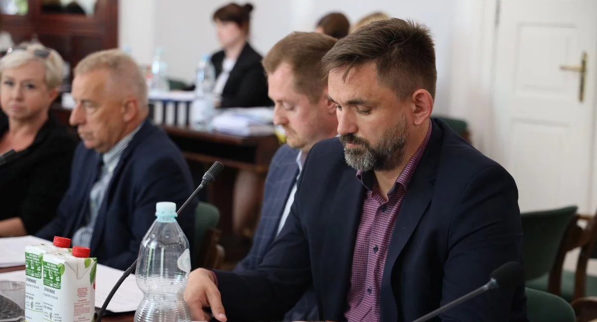 Były kandydat PiS w wyborach burmistrza Łowicza odchodzi z klubu radnych (OŚWIADCZENIE)