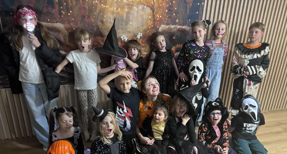 Gzinka pełna kreatywności. Dzieci uczyły się majsterkować i tworzyć ekologiczne świece (foto)