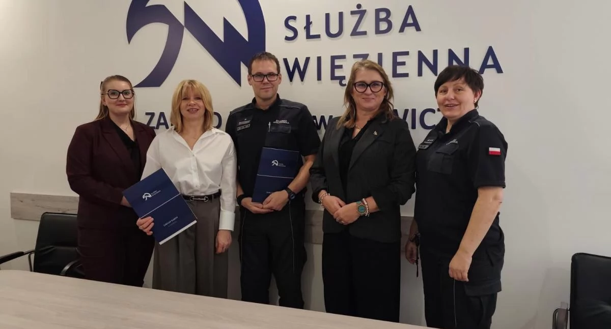 Porozumienie o współpracy między II LO w Łowiczu a Zakładem Karnym (foto)