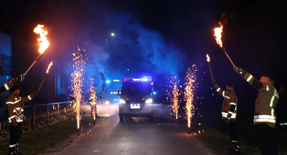 Uroczyste powitanie nowego wozu strażackiego w OSP Rogóźno (foto, film)
