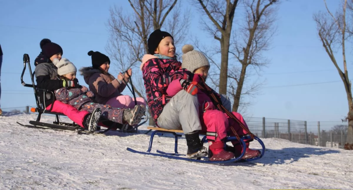 Rząd zmienia system ferii zimowych! Ważne zmiany dla uczniów z Łowicza i regionu!