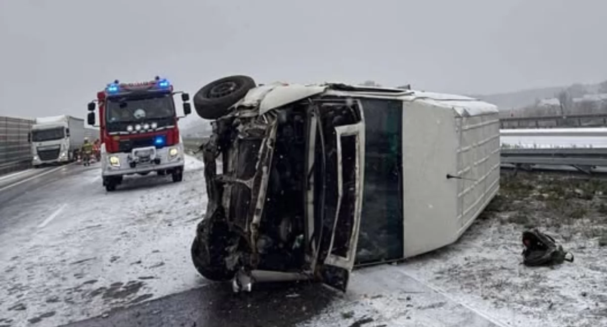 Ślisko i niebezpiecznie! Seria kolizji na A2 i drogach powiatu!