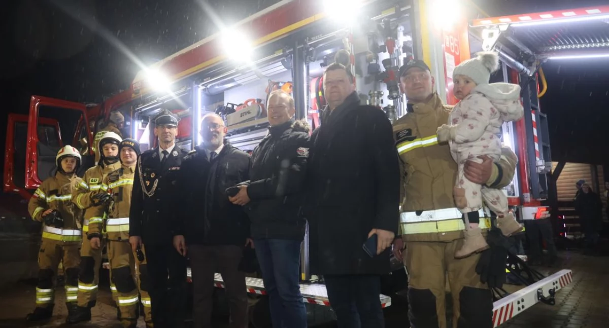W Dzierzgowie powitano nowy wóz strażacki! (foto, film)