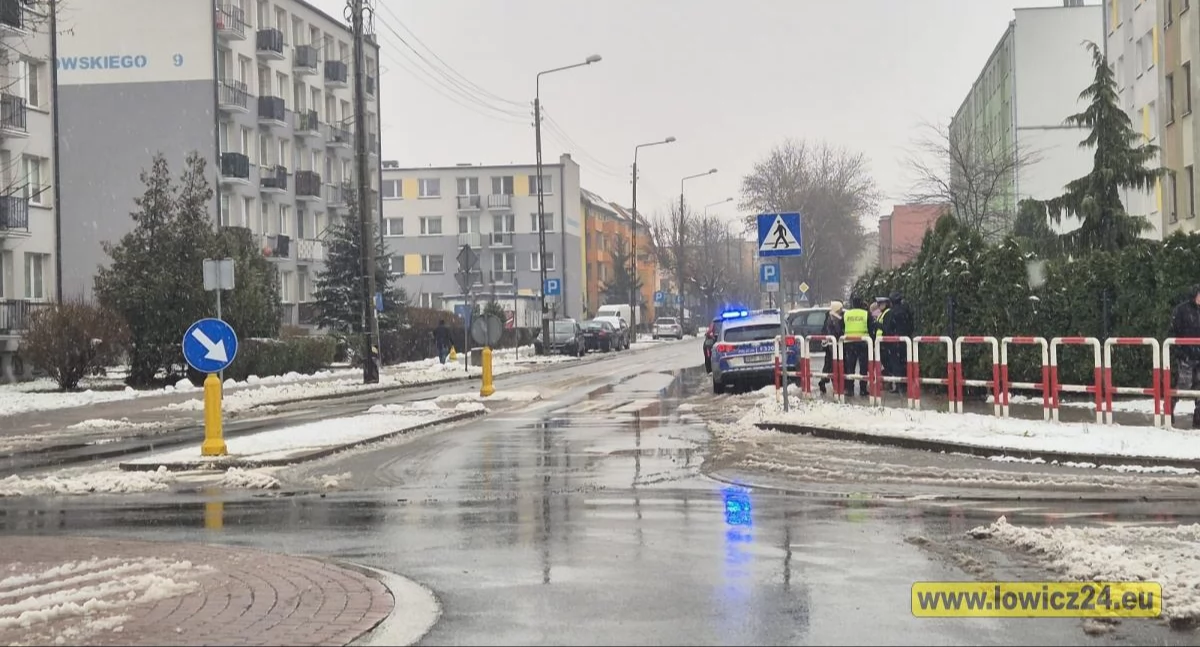 Dwie kobiety uczestniczkami kolizji na łowickim rondzie (foto)