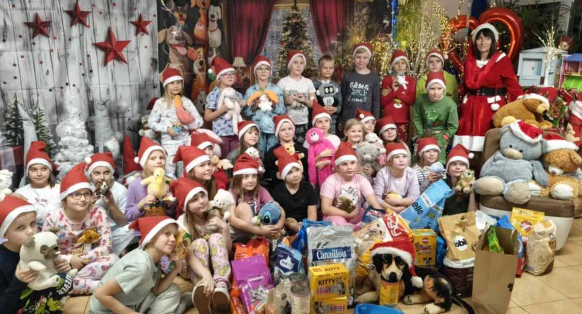 Magiczny wieczór drugoklasistów z Dwójki. Zabawy, wróżby i pomoc zwierzakom (foto, film)