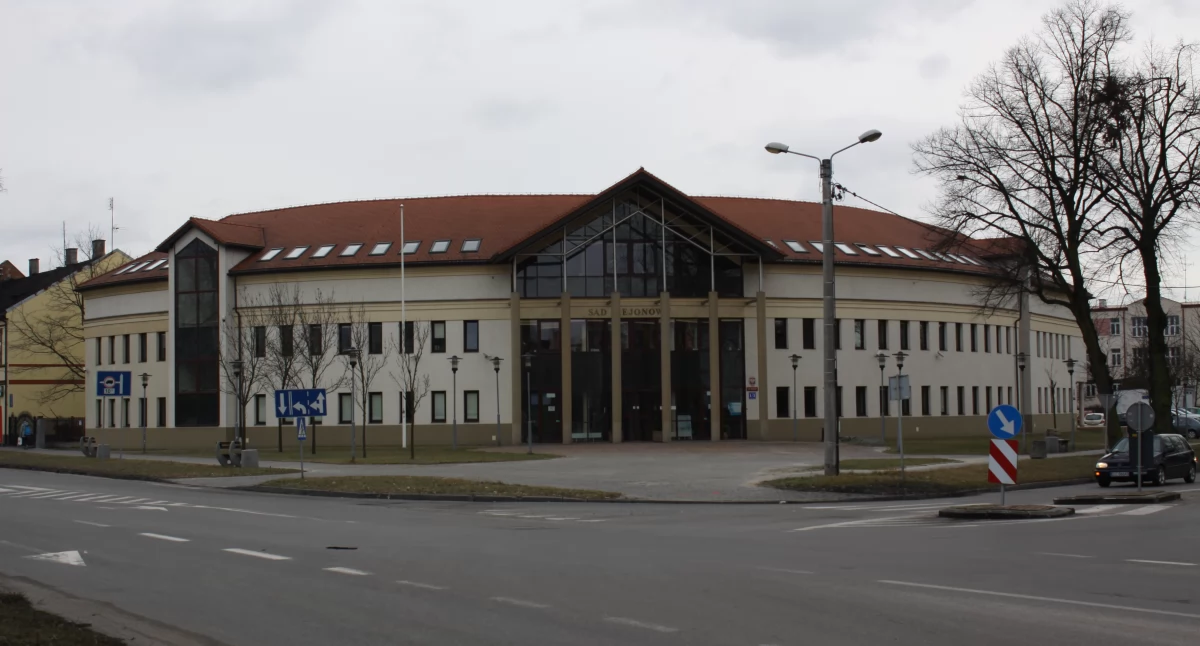 Łowicz. Napadał na kobiety, niedługo wyjdzie na wolność. Jest decyzja sądu w sprawie „Łomiarza”