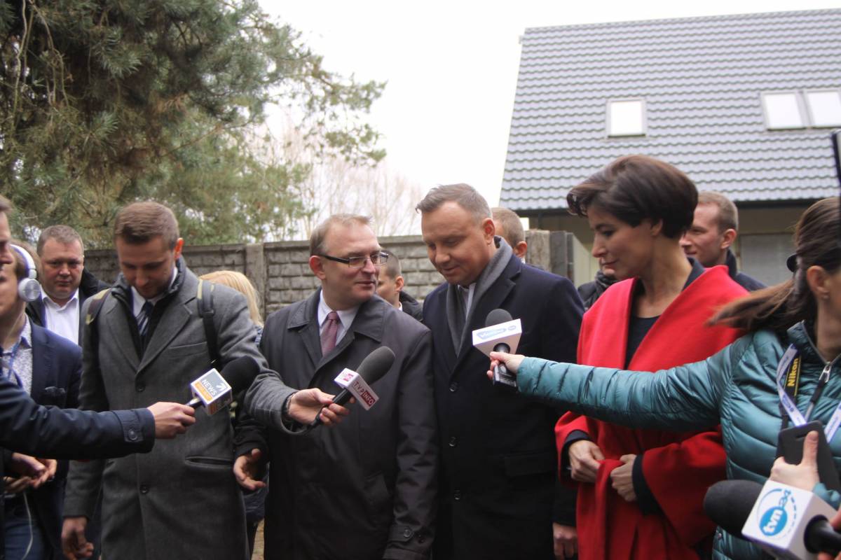  | Zdjęcie dotyczy Prezydent Andrzej Duda odwiedził łowickie Schronisko dla zwierząt (ZDJĘCIA, VIDEO) zostało dodane przez Portal lowicz24.eu - w dniu 2020-0
