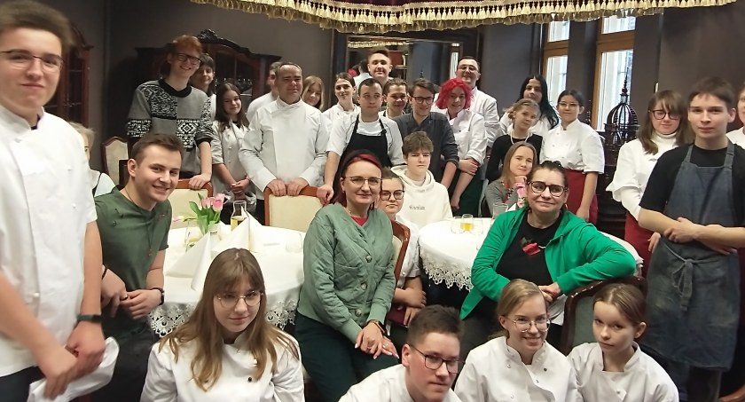Na zdjęciu uczniowie Zespołu Szkół Ponadpodstawowych nr 2 w Łowiczu podczas warsztatów w Poznaniu