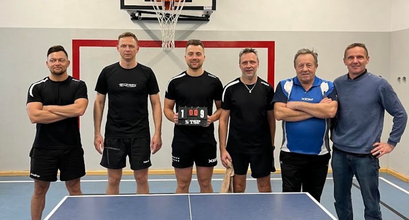 Od lewej: Tomasz Makowski, Andrzej Kaczmarek, Maciej Makowski, Przemysław Dąbrowski, Wiesław Makowski i Grzegorz Wiechno