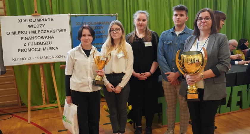 Uczennice technikum technologii żywności z ZSP nr 2 CKZ im. T. Kościuszki w Łowiczu laureatkami XLVI Olimpiady Wiedzy o Mleku i Mleczarstwie!!!