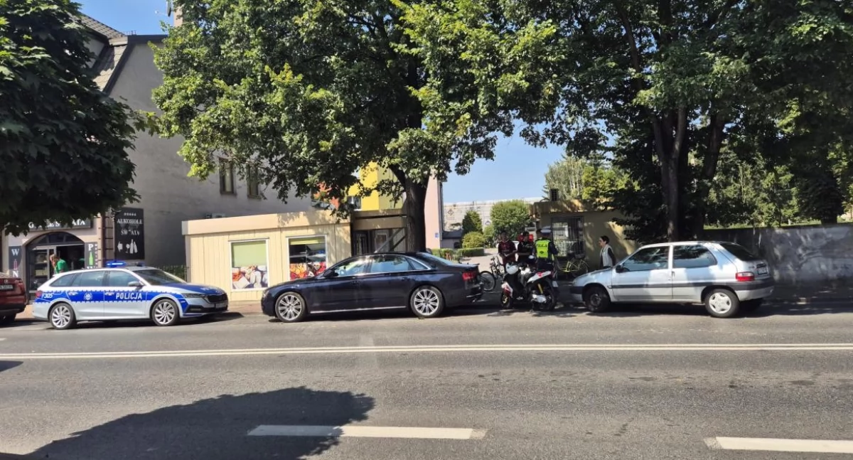Wypadki i kolizje, latka sprawczynią kolizji Łowiczu (foto) - zdjęcie, fotografia