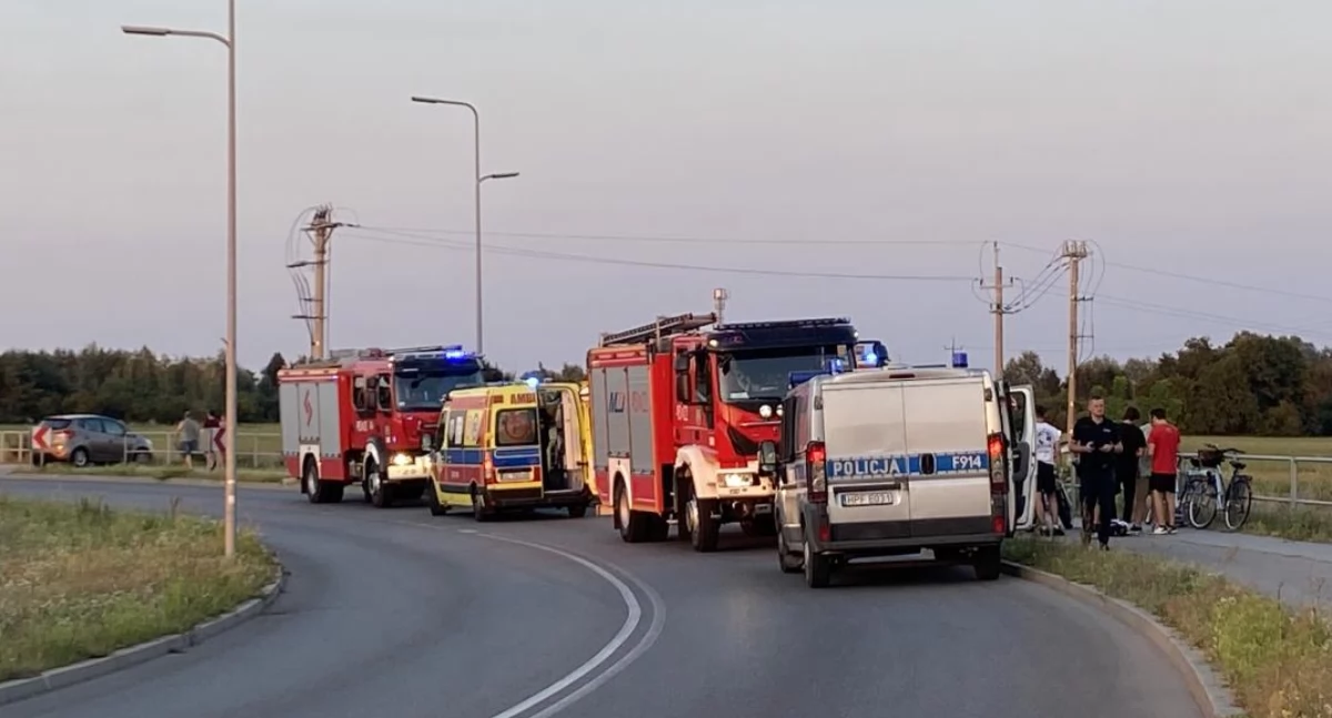 Wypadki i kolizje, Wypadek udziałem motocyklisty rowerzystów AKTUALIZACJA (foto) - zdjęcie, fotografia