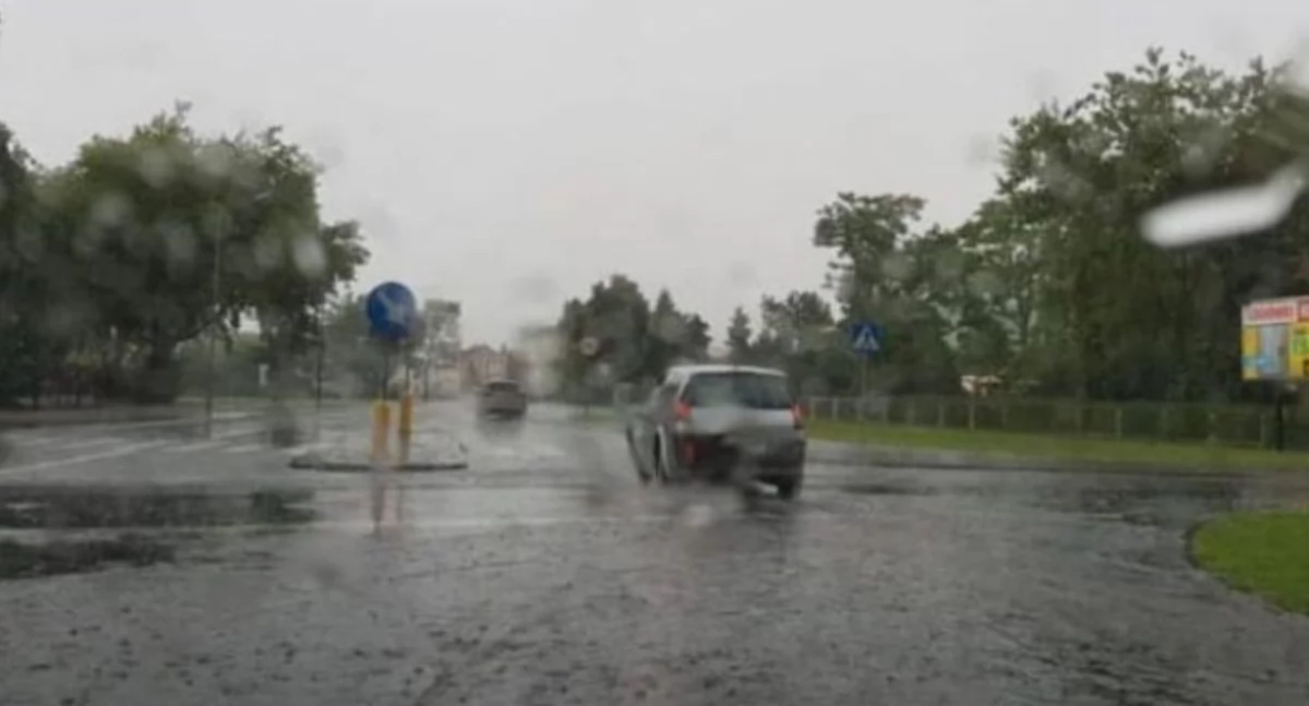 Alerty pogodowe, Deszcz burze! ostrzeżenie - zdjęcie, fotografia