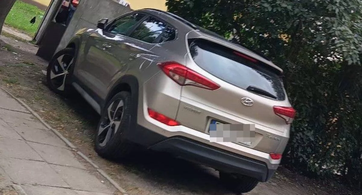 Komunikaty policji , Dzielnicowy podczas urlopu znalazł skradzione Łowiczu auto! - zdjęcie, fotografia