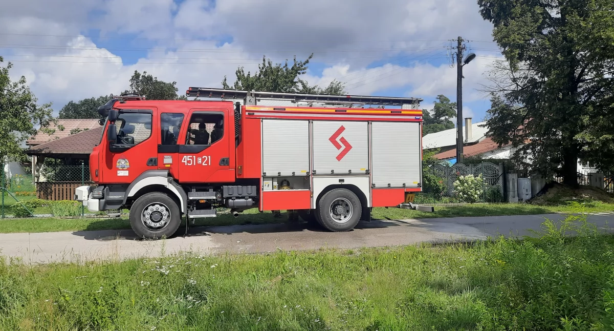 Straż pożarna, Otolice Pożar budynku gospodarczego (foto) - zdjęcie, fotografia